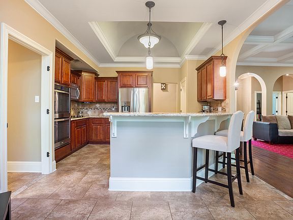 3rd image of 12966 Woodland Cir