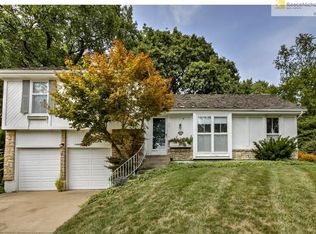 3746 NE Woodland Ct, Lees Summit, MO 64064