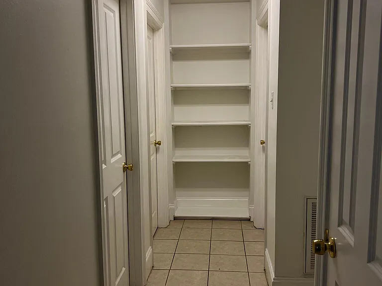 2228 Riverland Dr — Photo 9