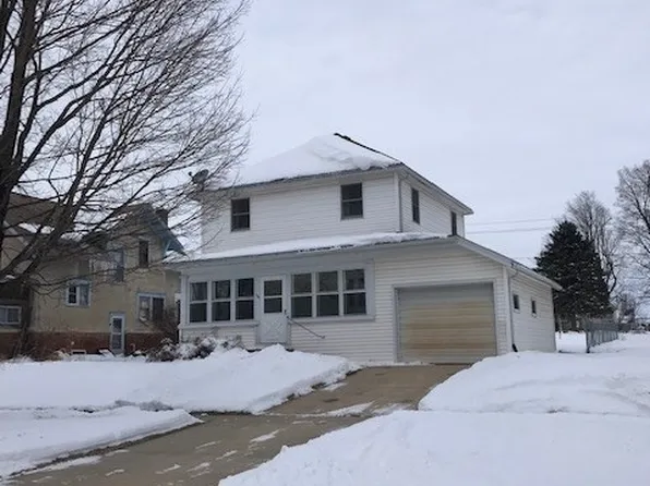 149 E Williams St, Postville, IA 52162
