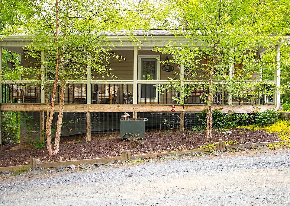 1st image of 326 Dogwood Dr