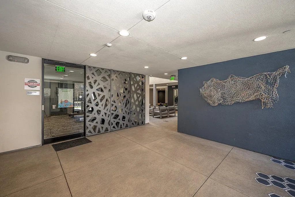 5327 Hermitage LLC — Photo 2