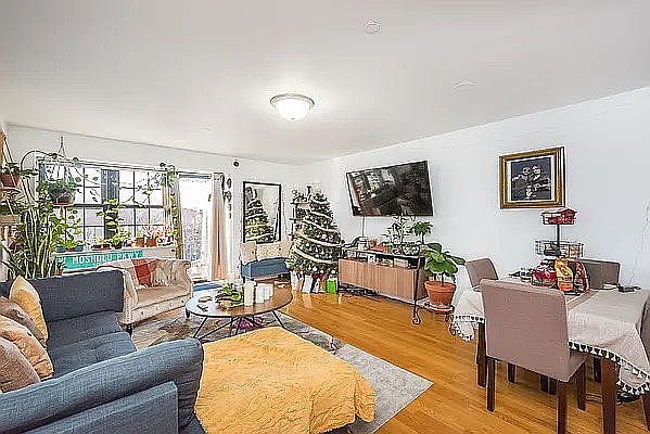 1st image of 18-10 27th Ave #4E
