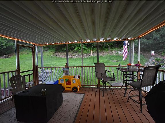 5th image of 99 Oakmont Dr