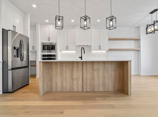 22526 98a Ave NW, Edmonton, AB T5T7R7