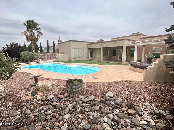 2nd image of 4681 Mesa Rico Dr