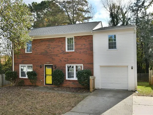 608 Sir Knight Ct, Clemmons, NC 27012