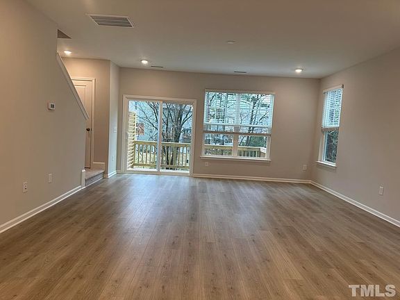 5th image of 1078 Manorhaven Dr