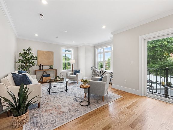 4th image of 315 College Farm Rd #6
