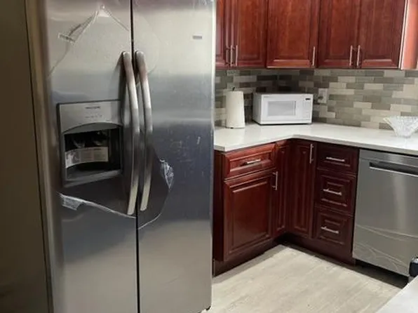 291 Grove St, Woodbridge, NJ 07095