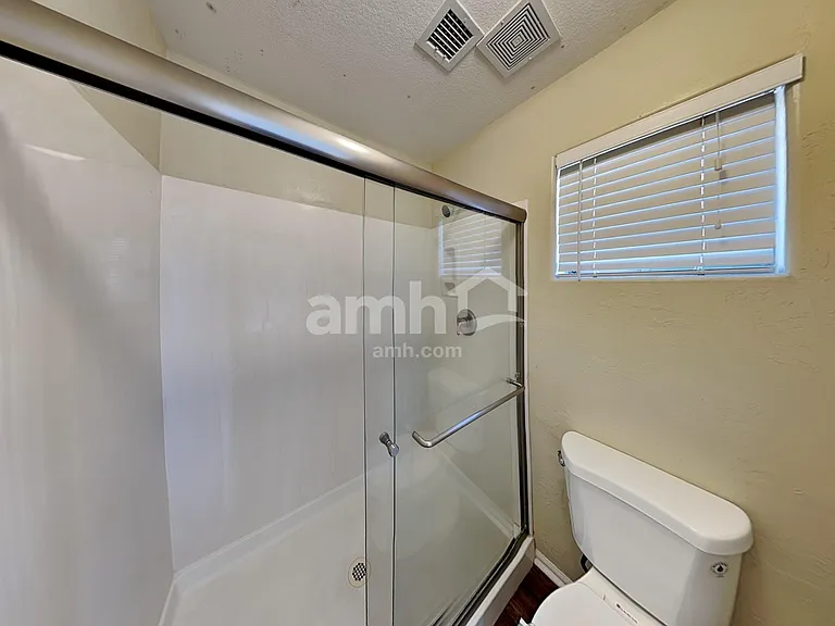 8409 S 50th Ln — Photo 14