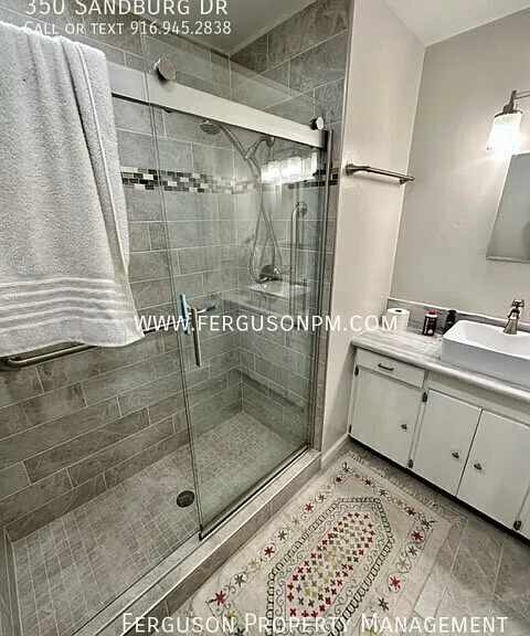 350 Sandburg Dr — Photo 17
