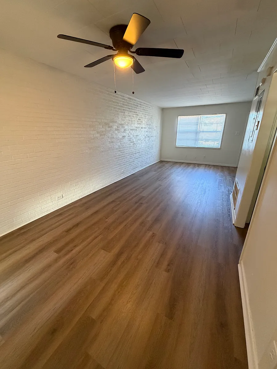 Building Photo - 109 W Bacon St #2