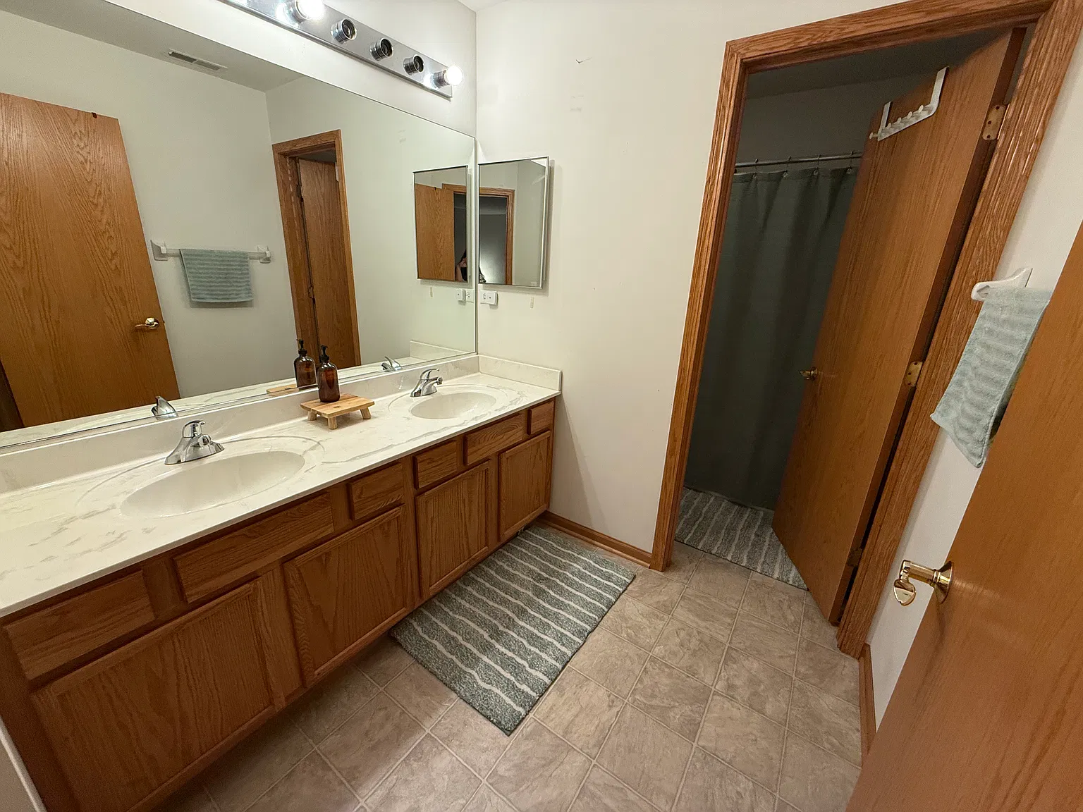 S Candlestick Way, Waukegan — Photo 2