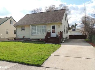 1300 Kingsley St, Mount Clemens, MI 48043