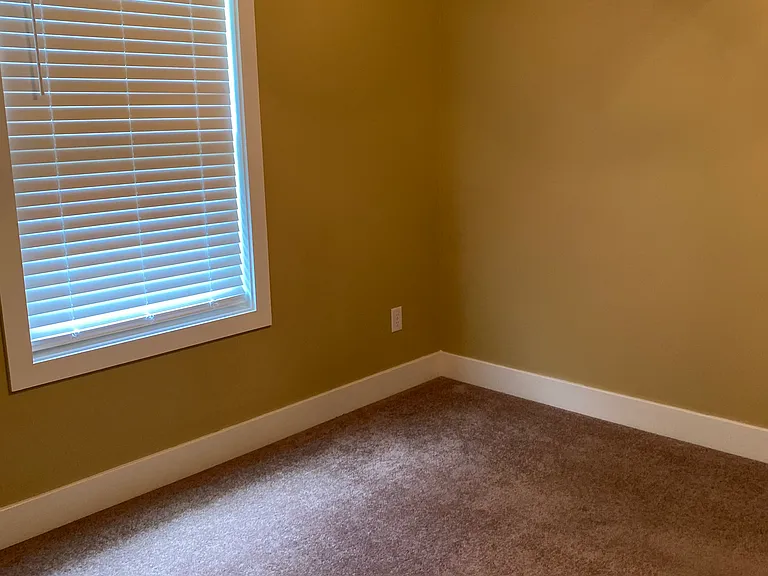 399 Ellis Ave — Photo 11