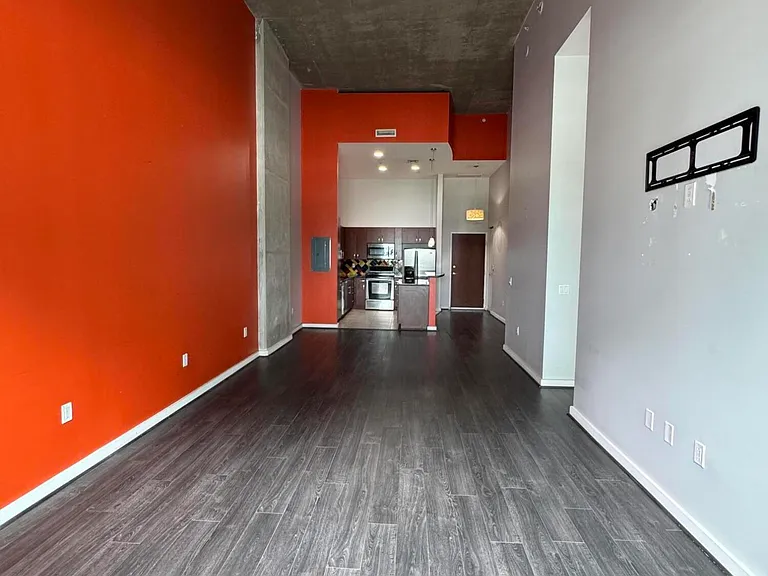 300 S Australian Ave #111 — Photo 4