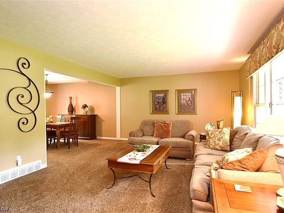 4th image of 37375 Windy Hill Ln