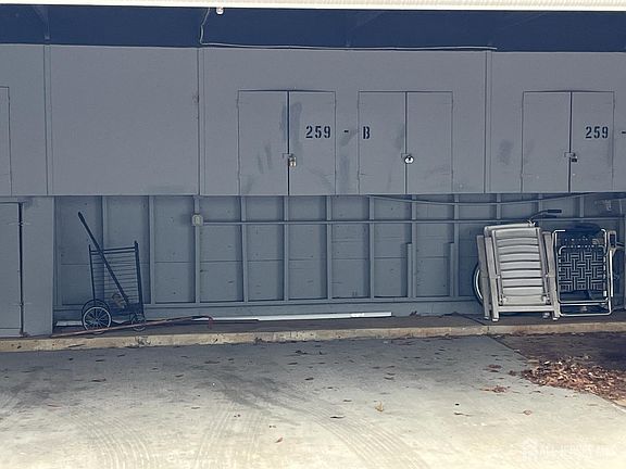 3rd image of 259B Old Nassau Rd #B