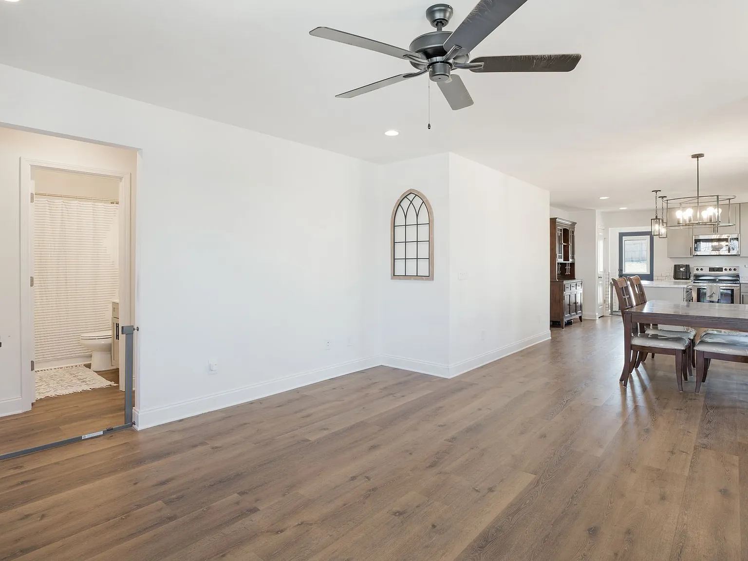 3 bed, 1300 sqft, $1,795 — Photo 4