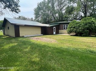 418 7th Ave, Reynolds, ND 58275