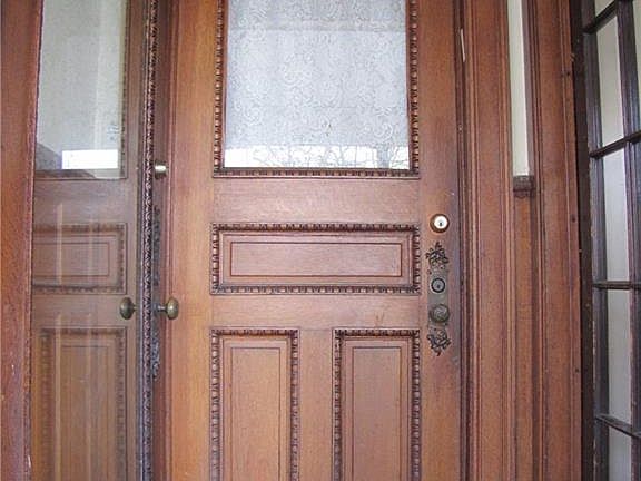 3rd image of 734 Ashland Ave