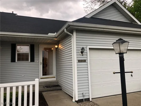 30591 Jasmine Ct, North Olmsted, OH 44070