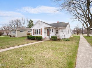 629 W Smith St, Gibsonburg, OH 43431