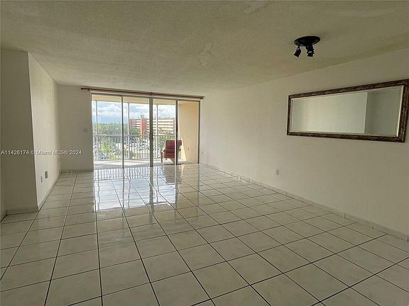 5th image of 1770 NE 191st St #6021