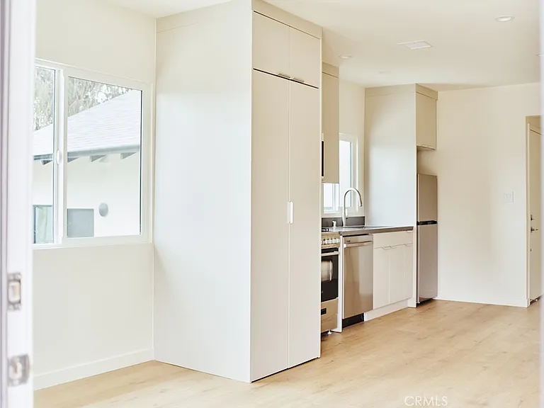 3741 Locke Ave — Photo 4