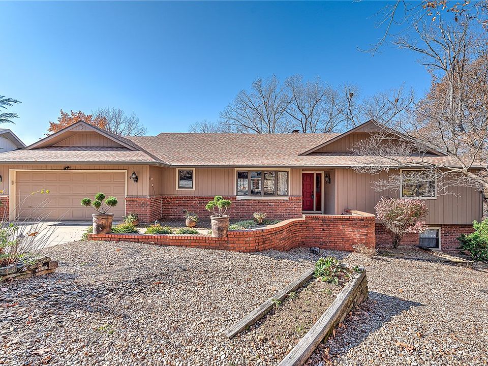 1st image of 4 Kensington Cir