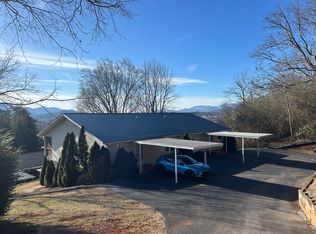 140 Randolph St #B, Franklin, NC 28734