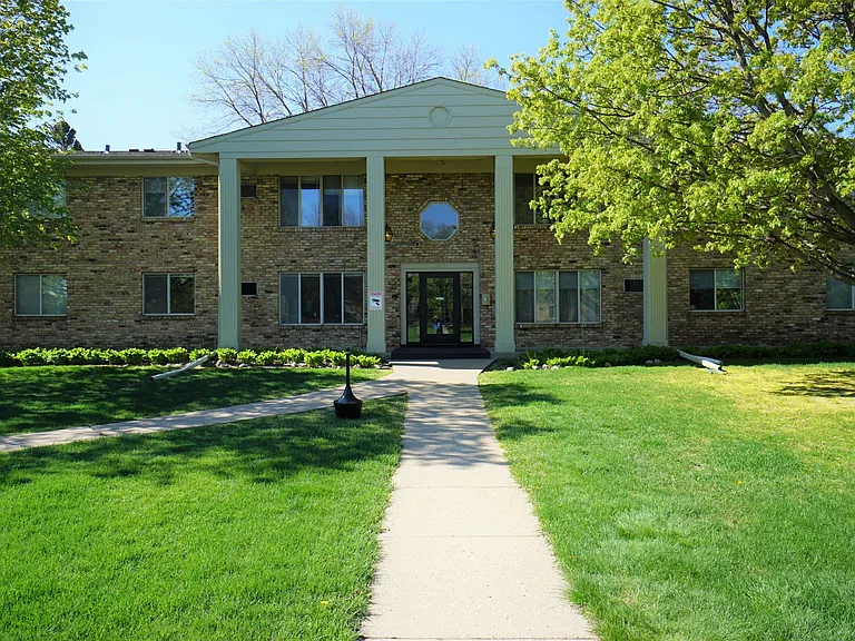 Maple Commons Apartments — Photo 17