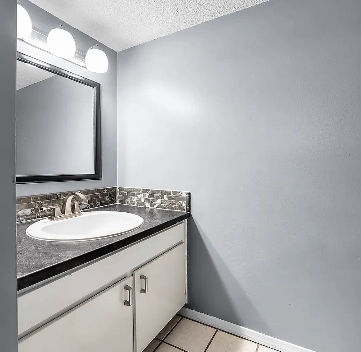 3 bed, 1.5 bath, 960 sqft, $1,200 — Photo 4