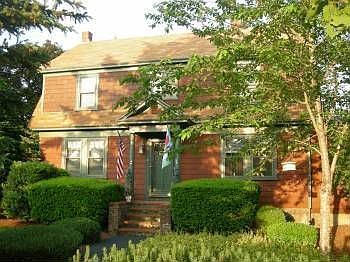 2nd image of 49 Walker St