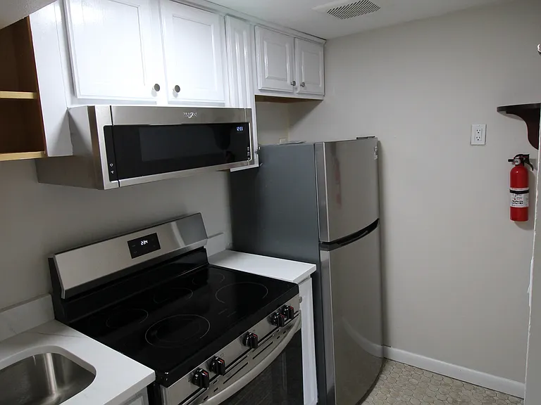 997 Broadway #1 — Photo 4