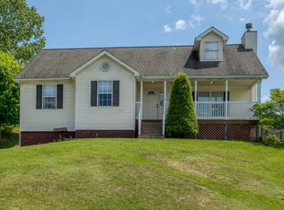1125 Robins Meadow Ln, Bristol, TN 37620