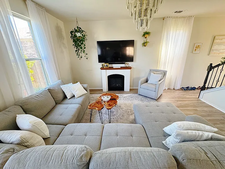 216 Janelle Ln — Photo 7