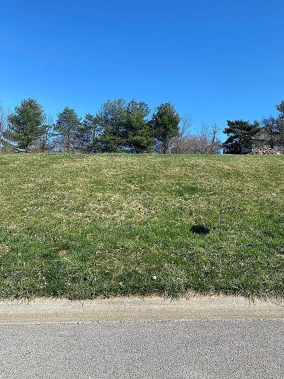 444 General John Payne Blvd photo 1