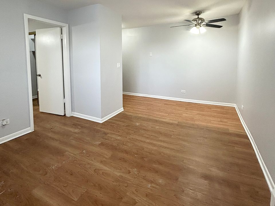 1st image of 4610 N Dover St APT 3A
