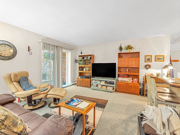 3rd image of 125 Grove St APT 3