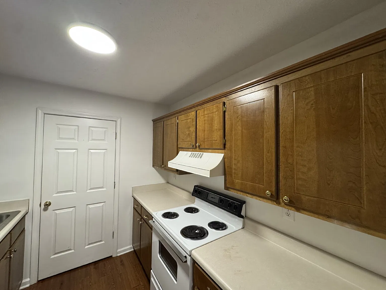1 bed, 1.0 bath, 600 sqft, $695 — Photo 3
