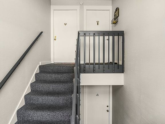 3rd image of 10820 SW Meadowbrook Dr Unit 62