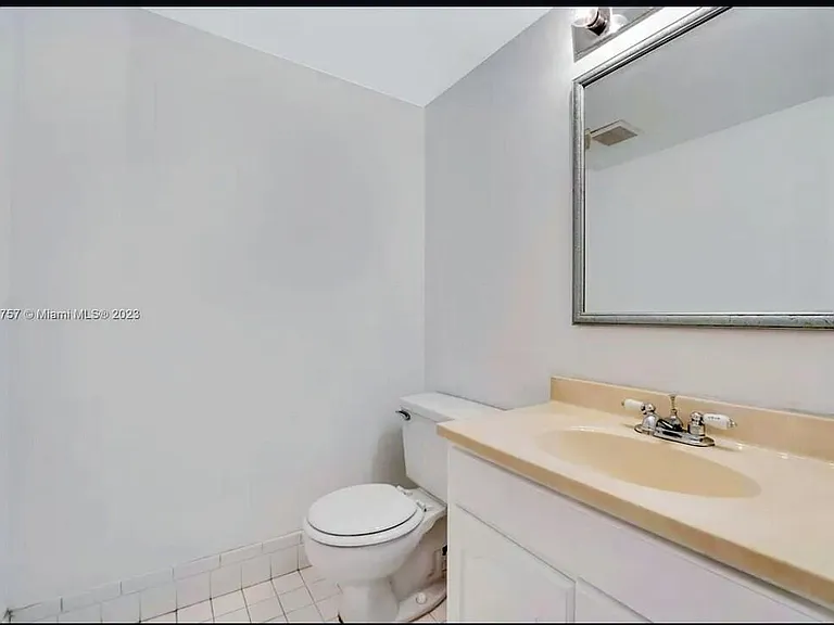 100 SW 132nd Way #109K — Photo 8