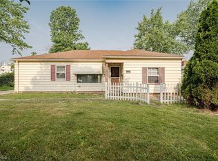 6534 Aylesworth Dr, Parma Heights, OH 44130