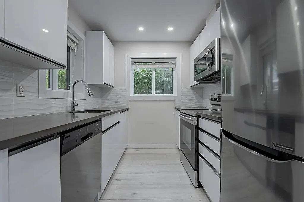2 bed, 1.5 bath, 848 sqft, $2,950 — Photo 4