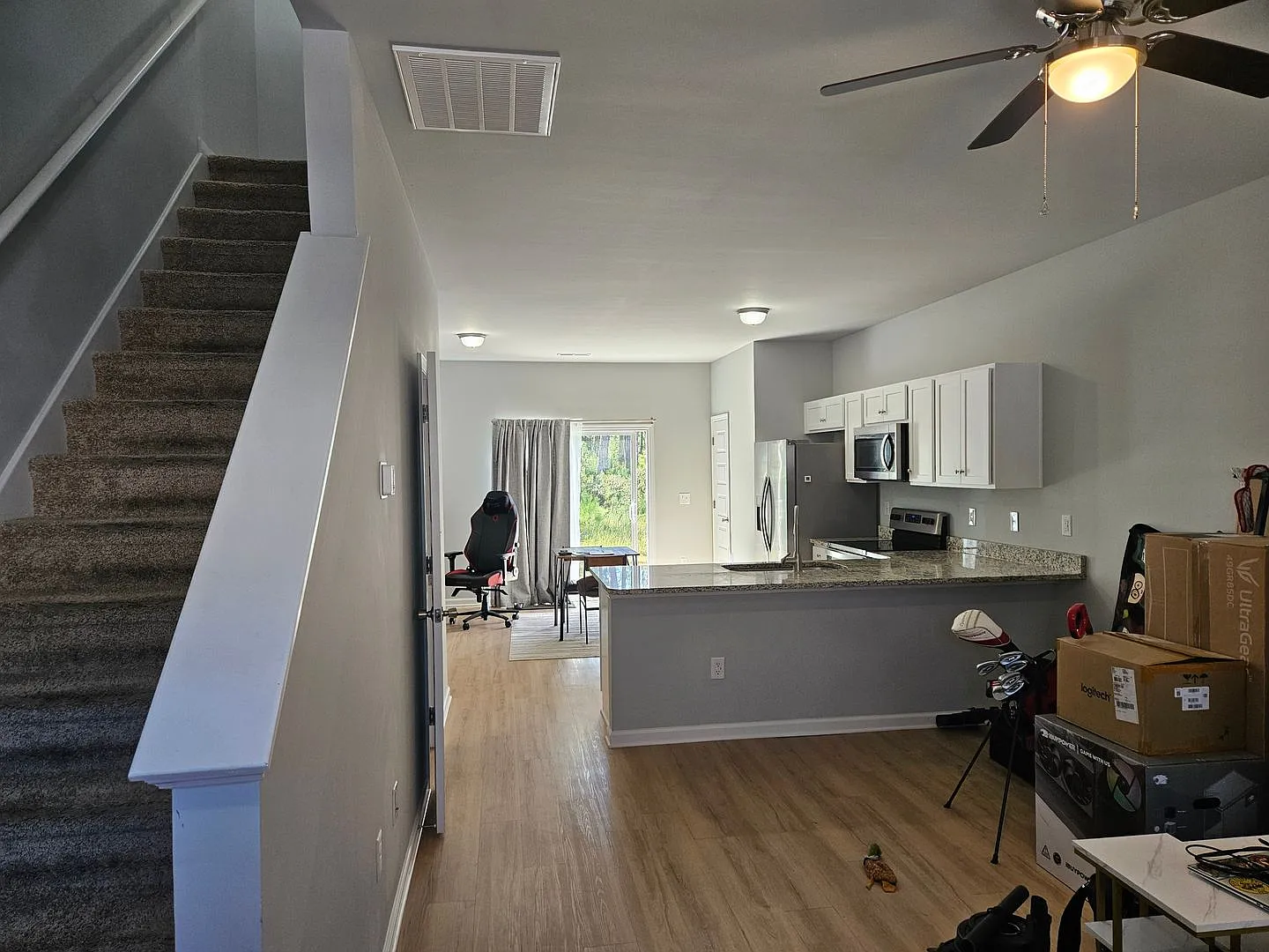 Beautiful unfurnished End unit - 2 bedroom 2.5 bath Townhouse - Holly Ridge — Photo 3
