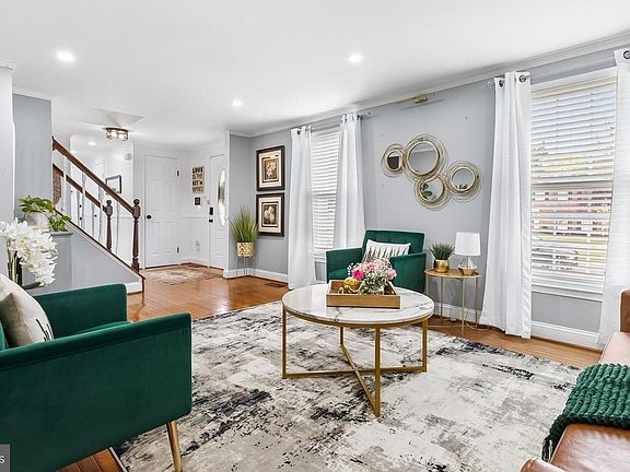 5th image of 1004 Windmill Ln