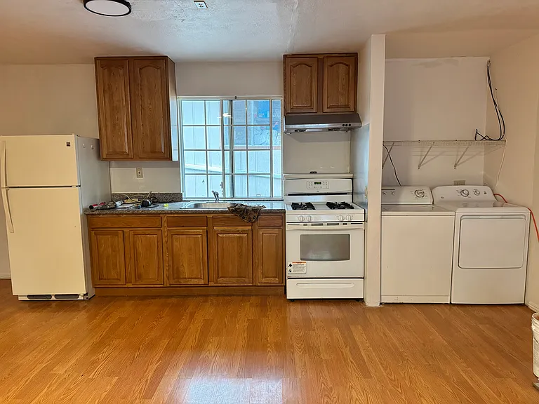 4039 Lincoln Ave — Photo 1
