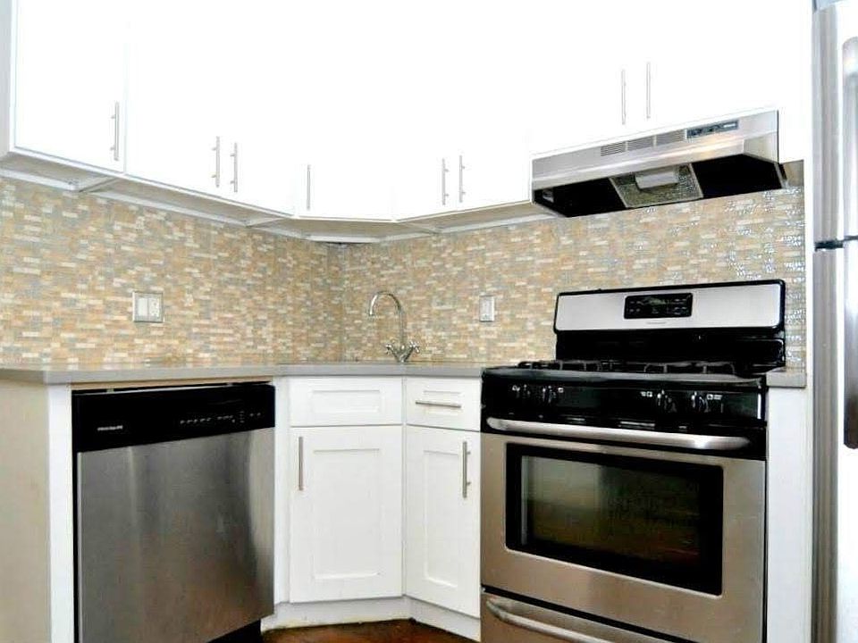 2nd image of 874 Jefferson Ave #1GRN